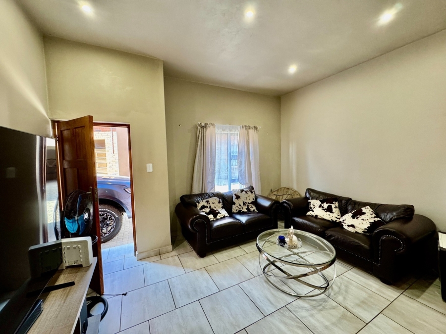 2 Bedroom Property for Sale in Baillie Park North West